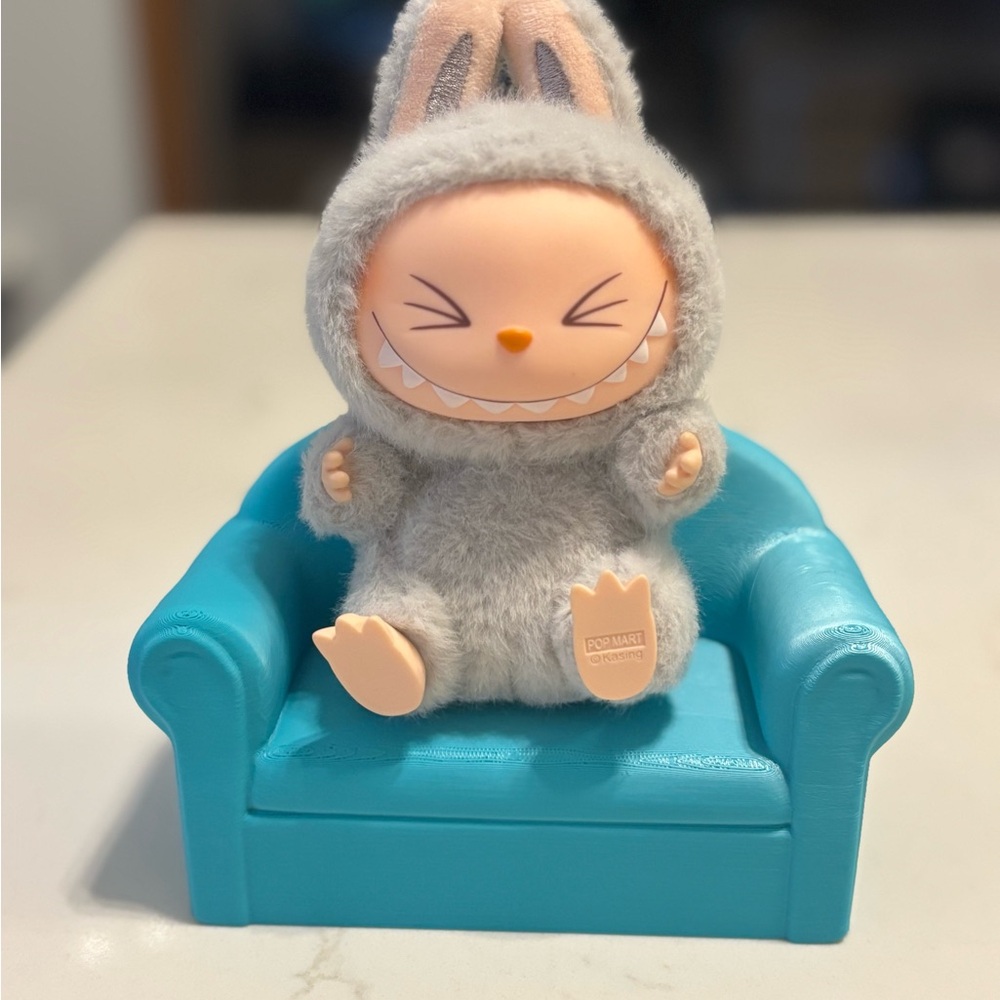 3D printed couch for Labubu’s